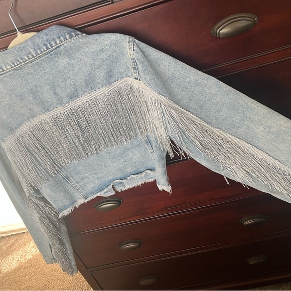 New with tag denim cropped jacket with fringe - Picture 3 of 4